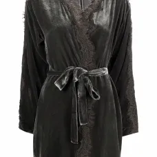 Пальто с кружевом и поясом