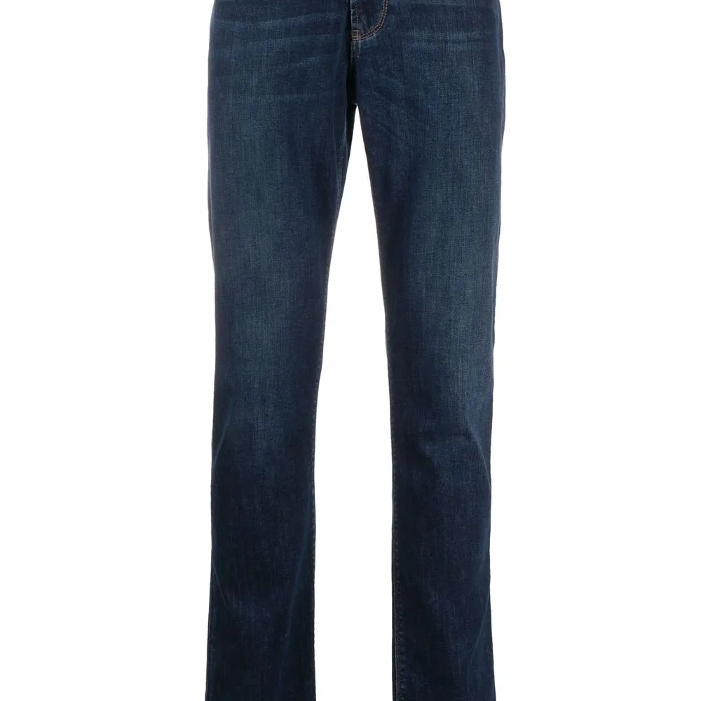 Прямые джинсы средней посадки