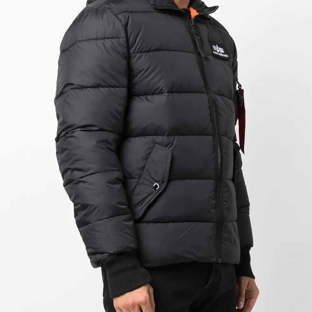 Пуховик на молнии с капюшоном Пуховик на молнии с капюшоном