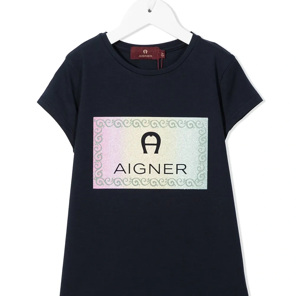 футболка с логотипом