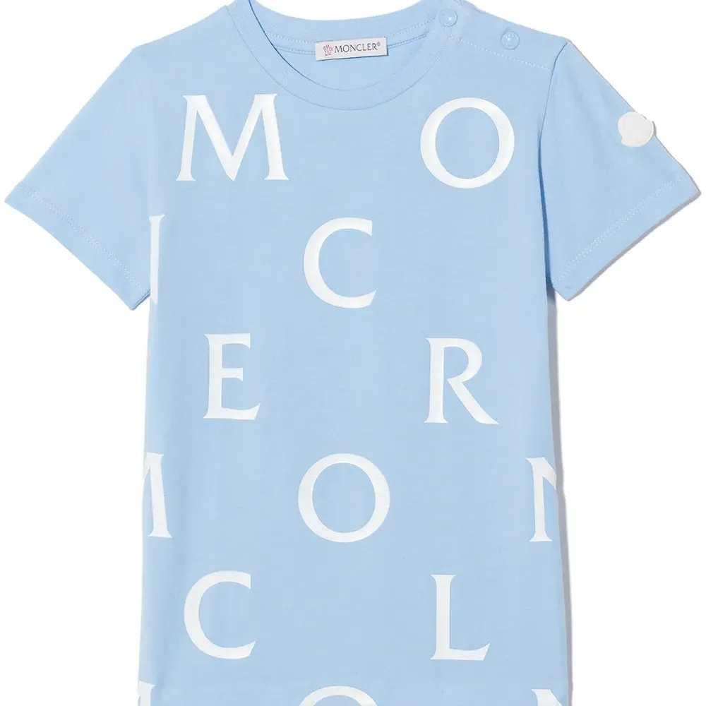 Футболка с логотипом