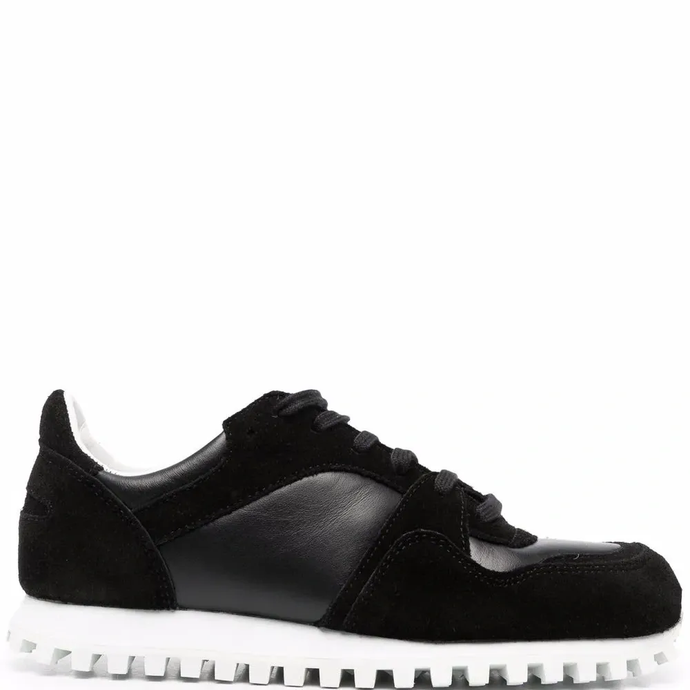 кроссовки с логотипом