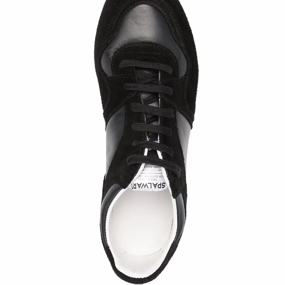 кроссовки с логотипом