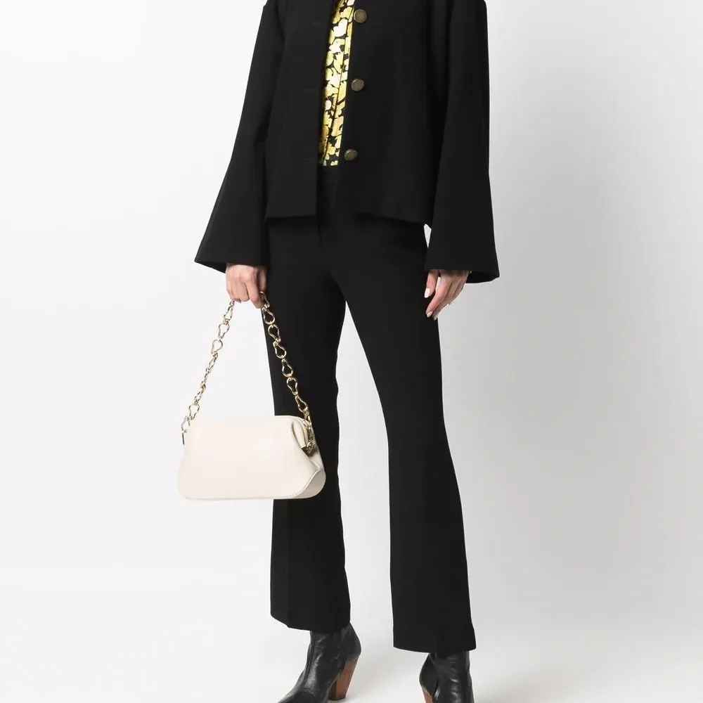 укороченные брюки строгого кроя