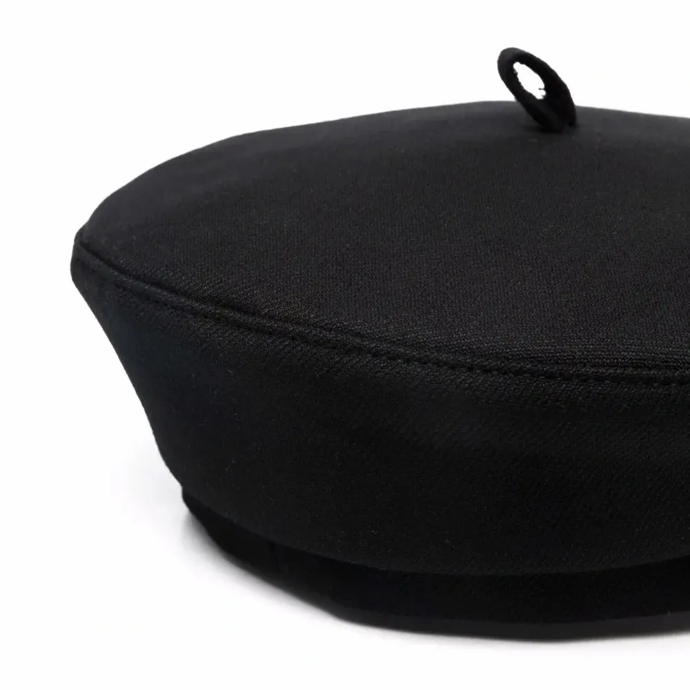 Берет с логотипом