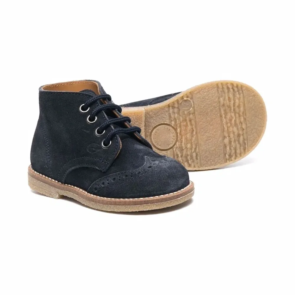 Ботинки на шнуровке