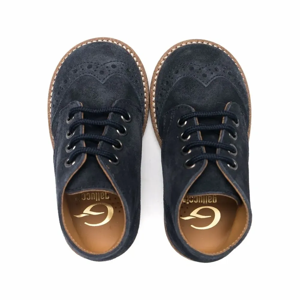 Ботинки на шнуровке