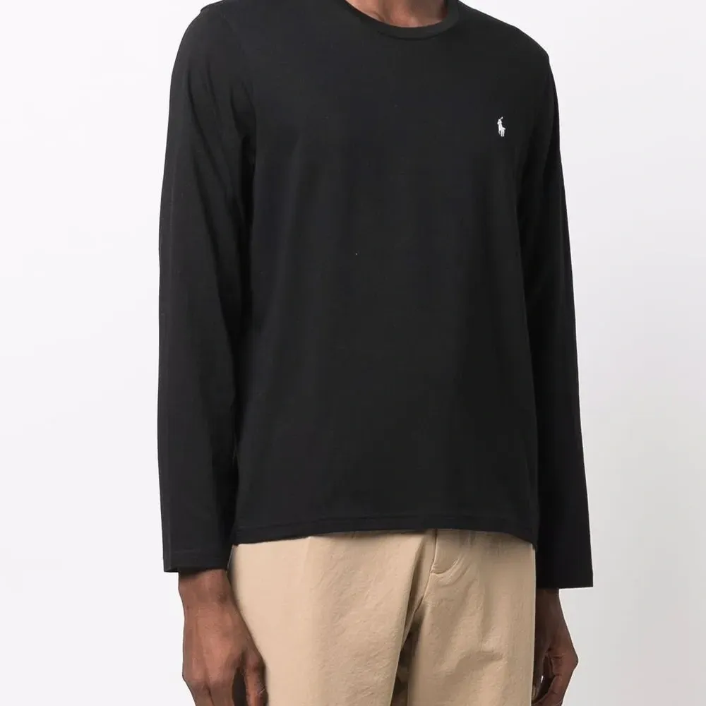 Футболка с вышитым логотипом