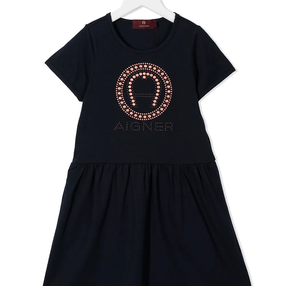 платье с логотипом