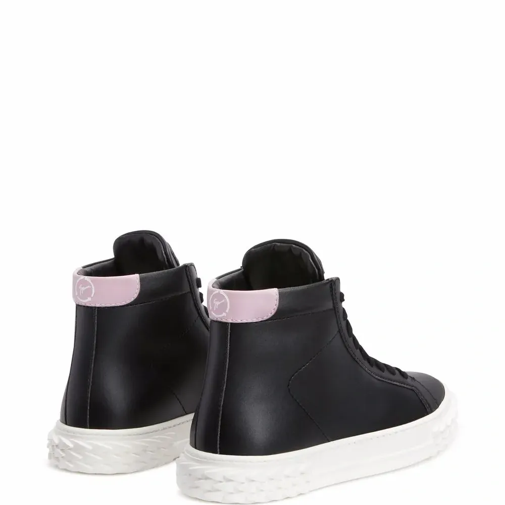 Высокие кеды на шнуровке