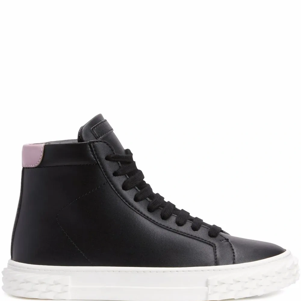 Высокие кеды на шнуровке