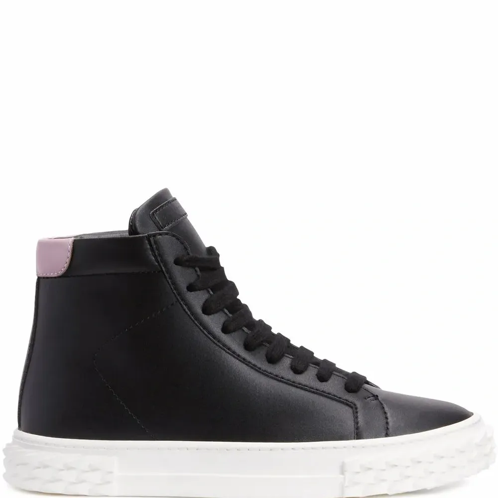 Высокие кеды на шнуровке