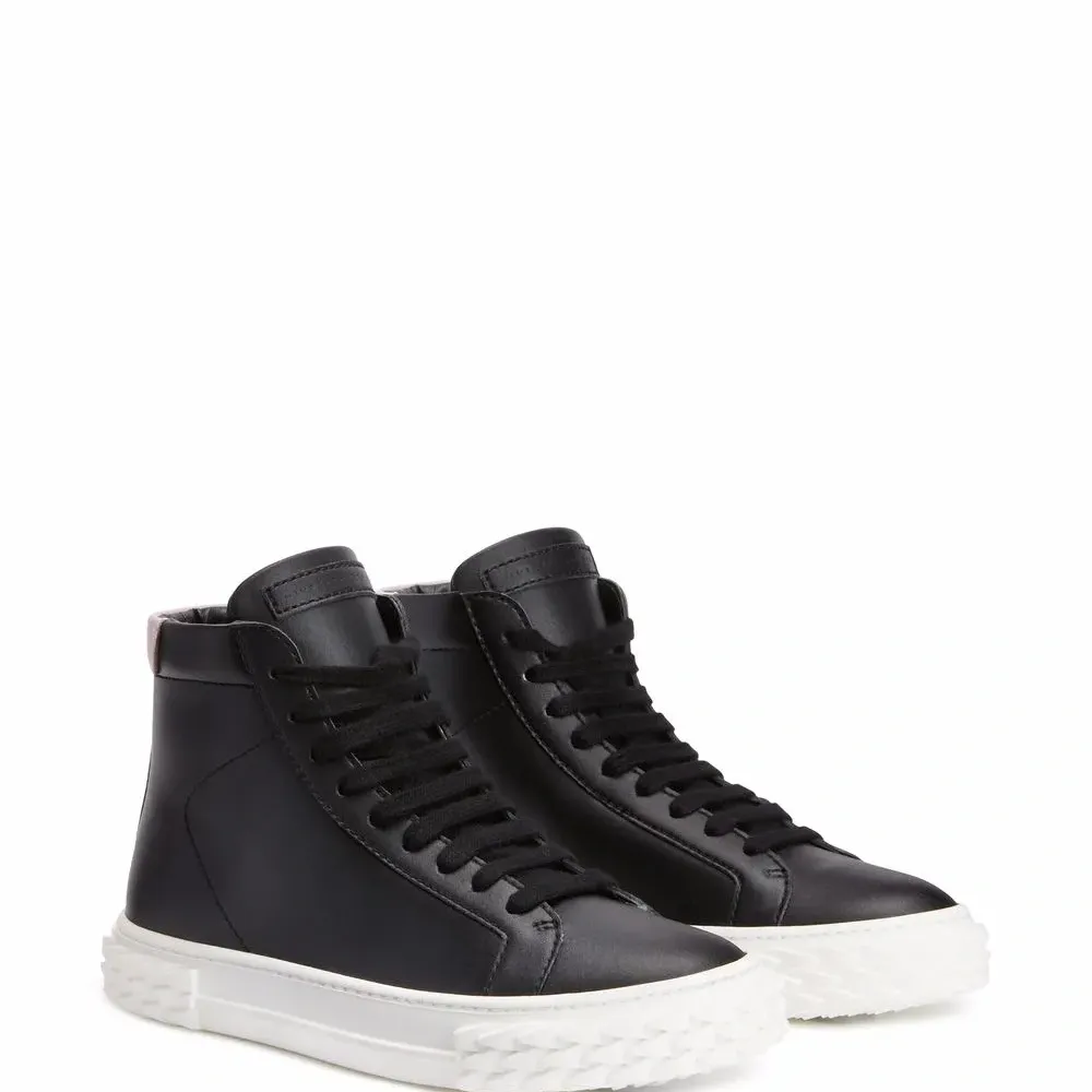 Высокие кеды на шнуровке