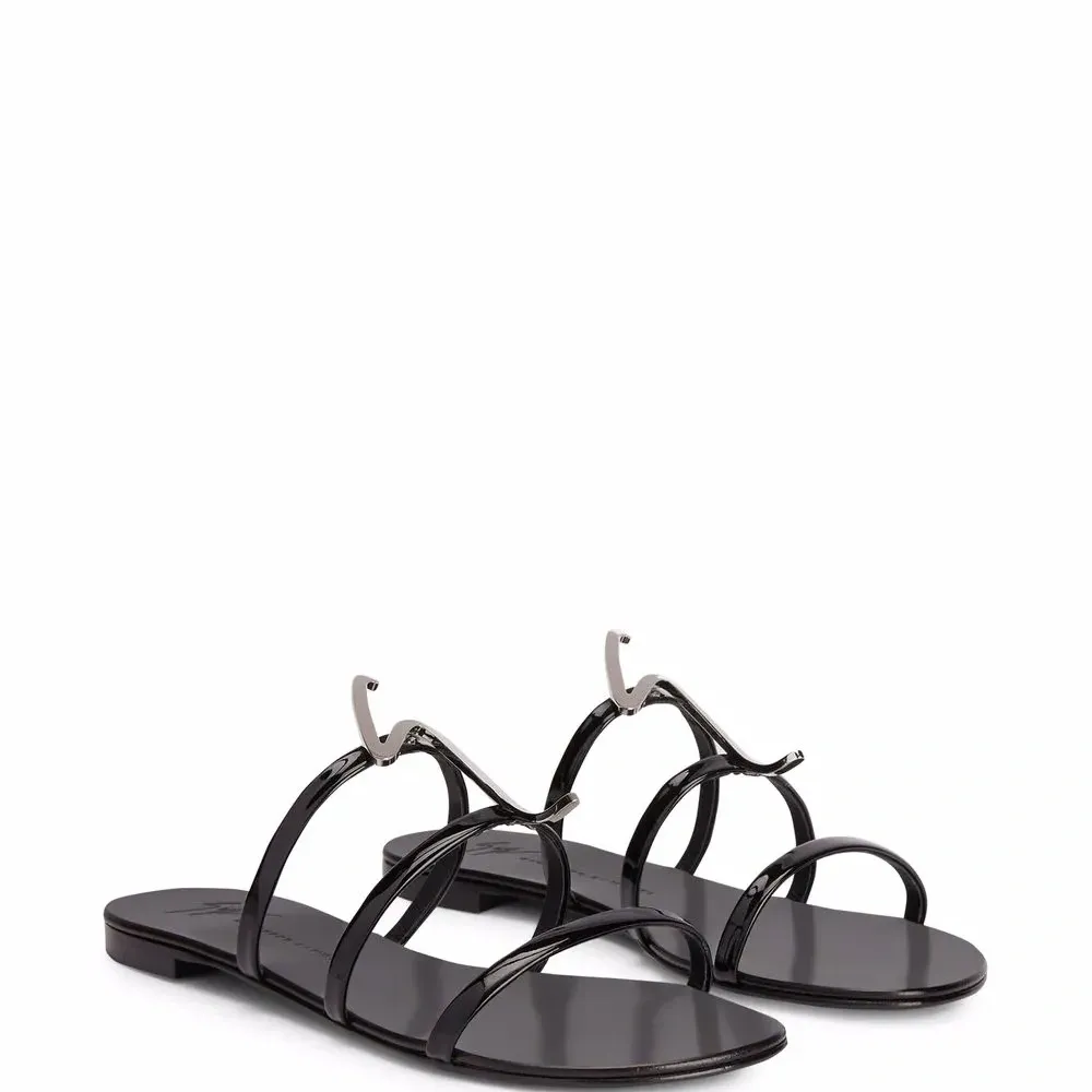 Сандалии Syrma с ремешками