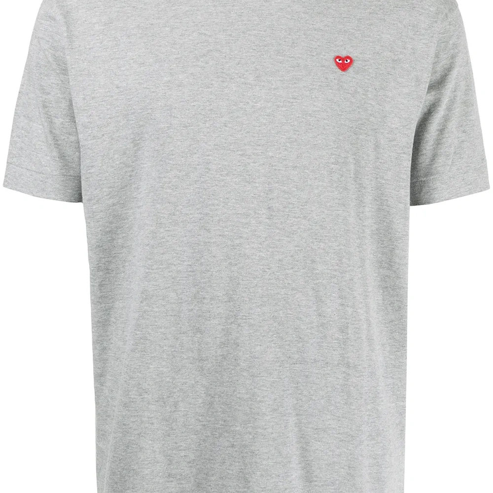 Футболка с вышивкой