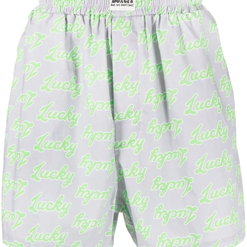 Шорты с надписью