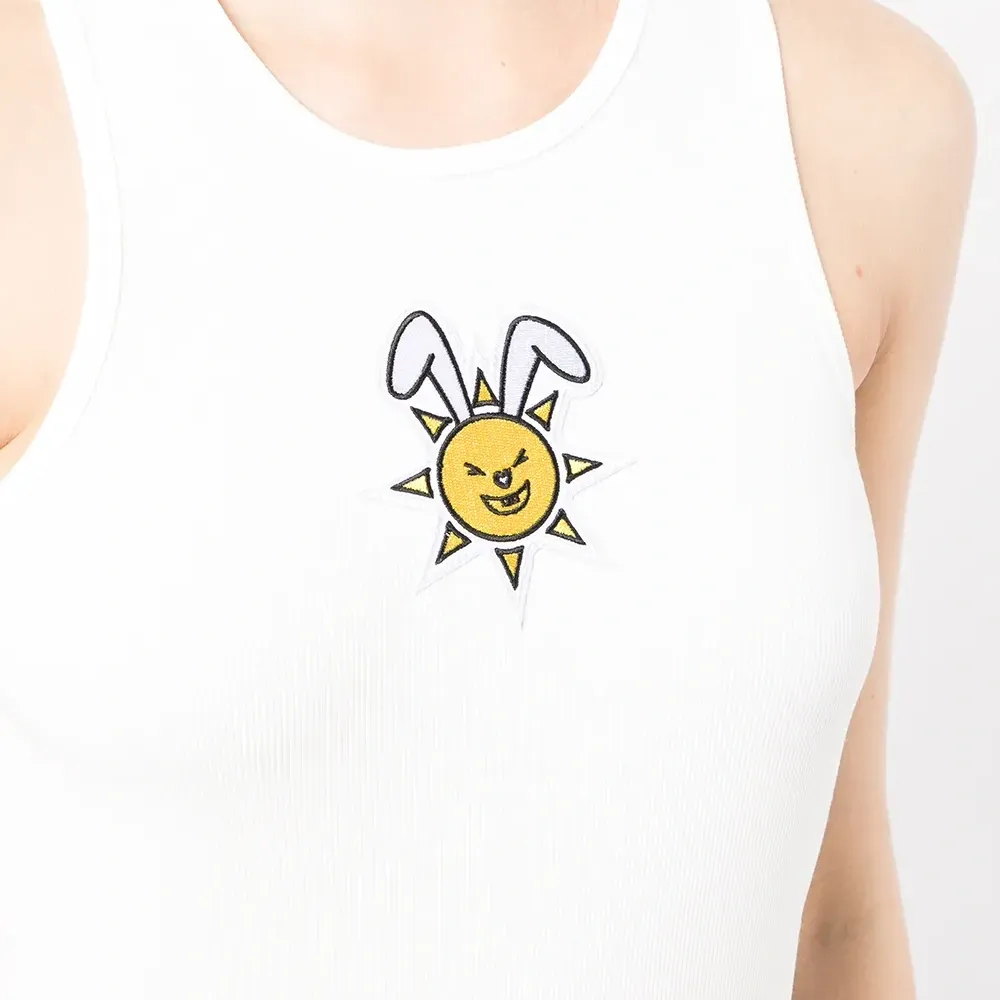 Топ с графичным принтом