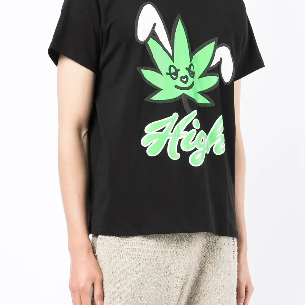 Футболка с графичным принтом