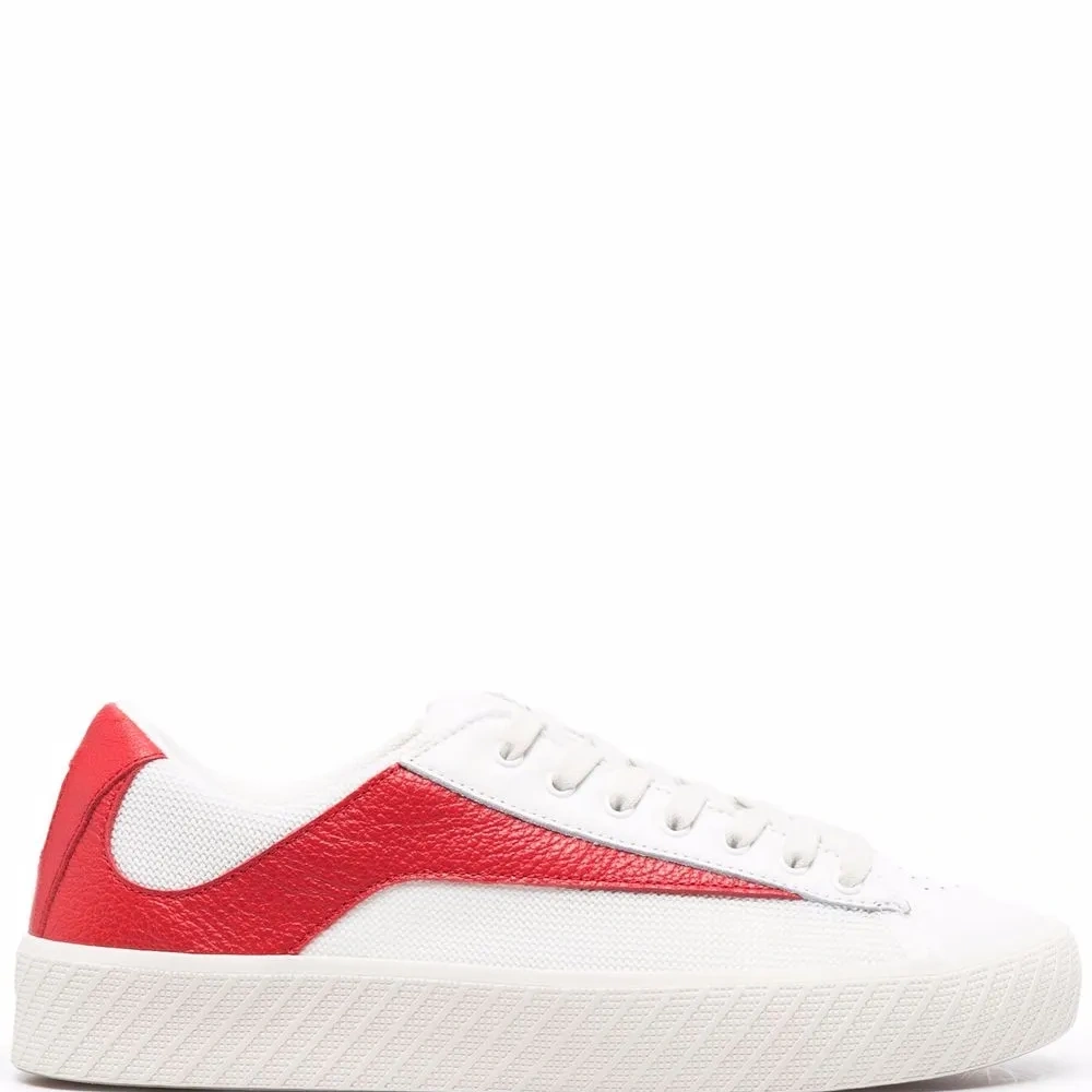 Кеды с контрастными вставками