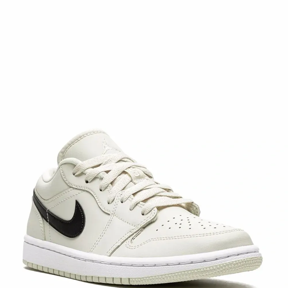 Кроссовки Air Jordan 1