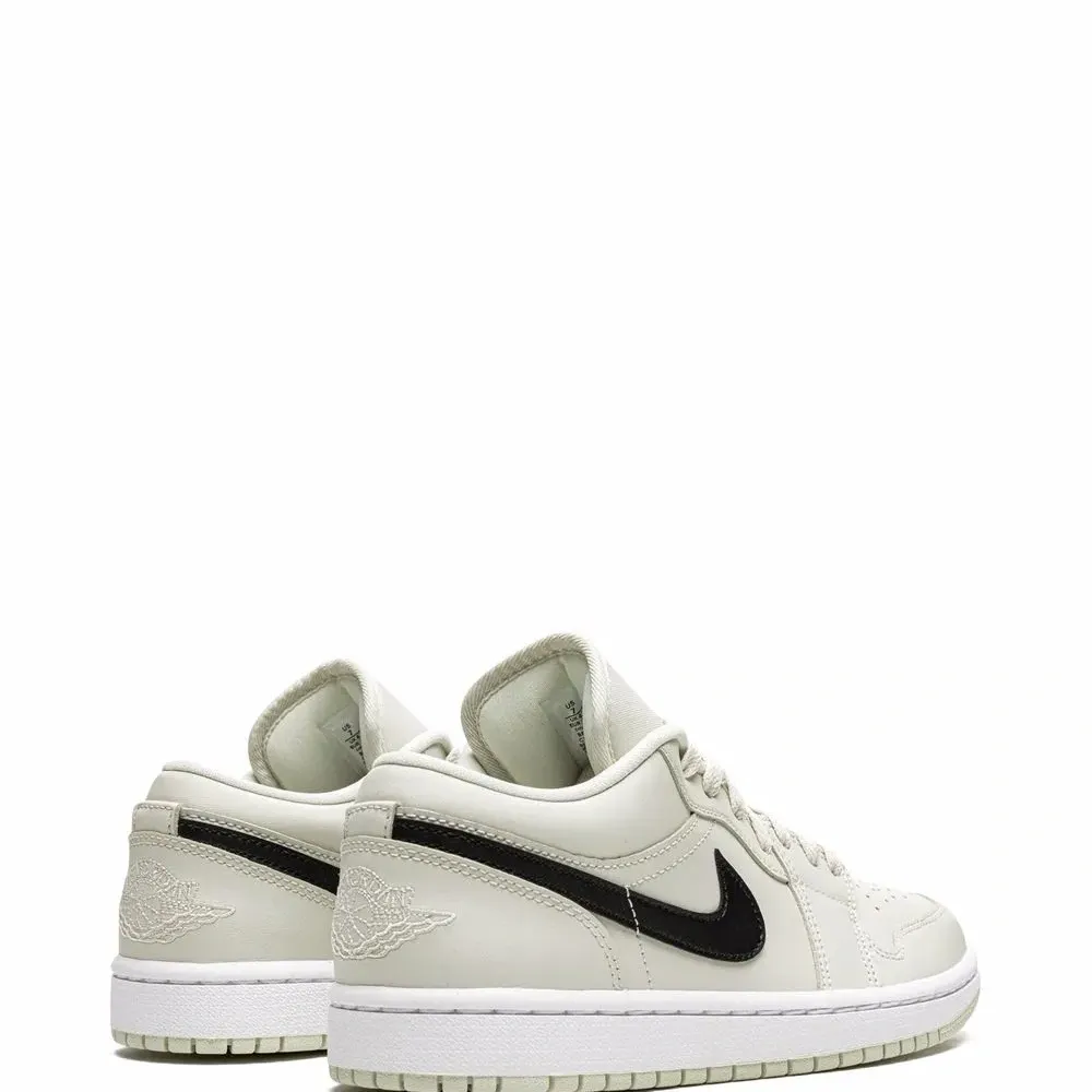 Кроссовки Air Jordan 1