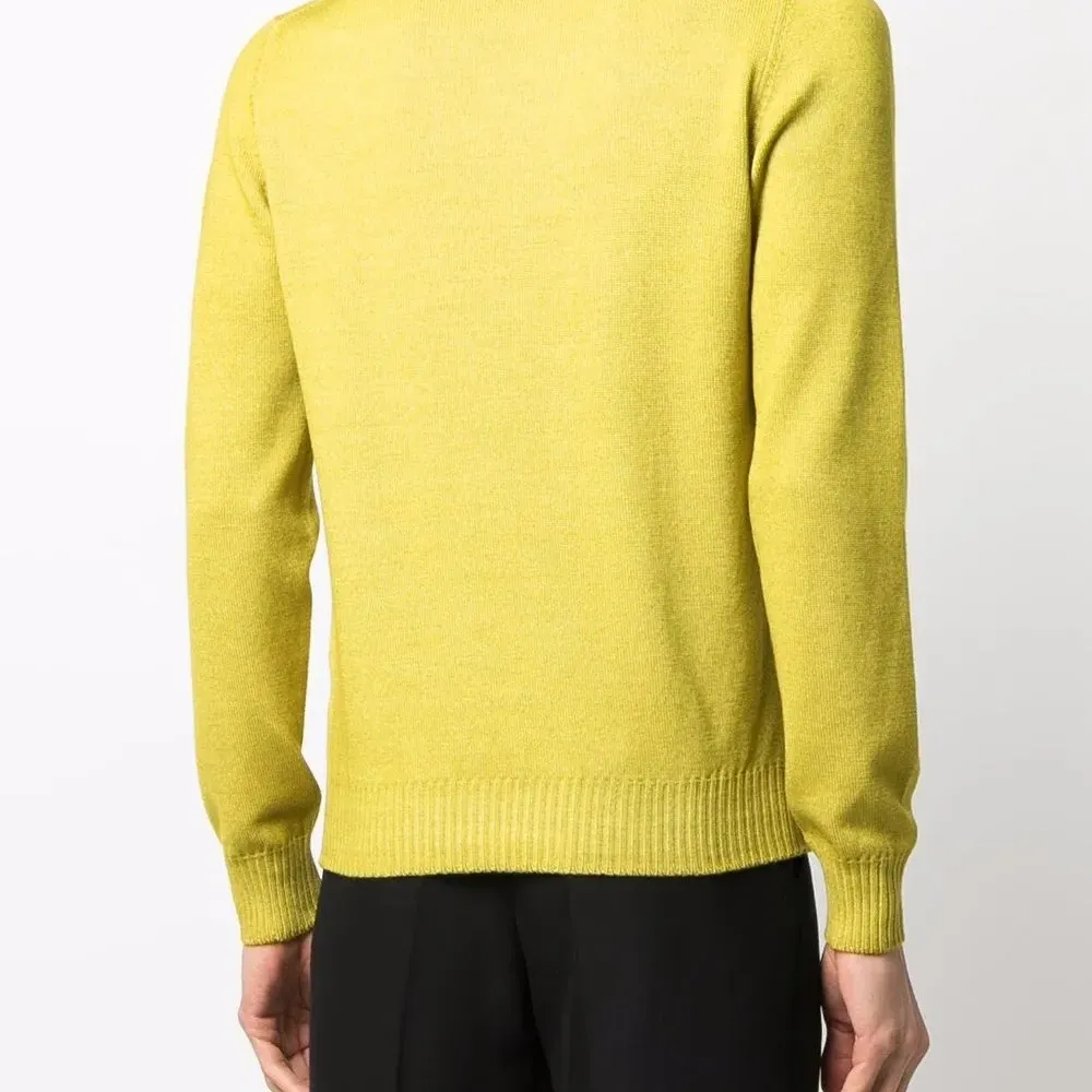 Джемпер с высоким воротником