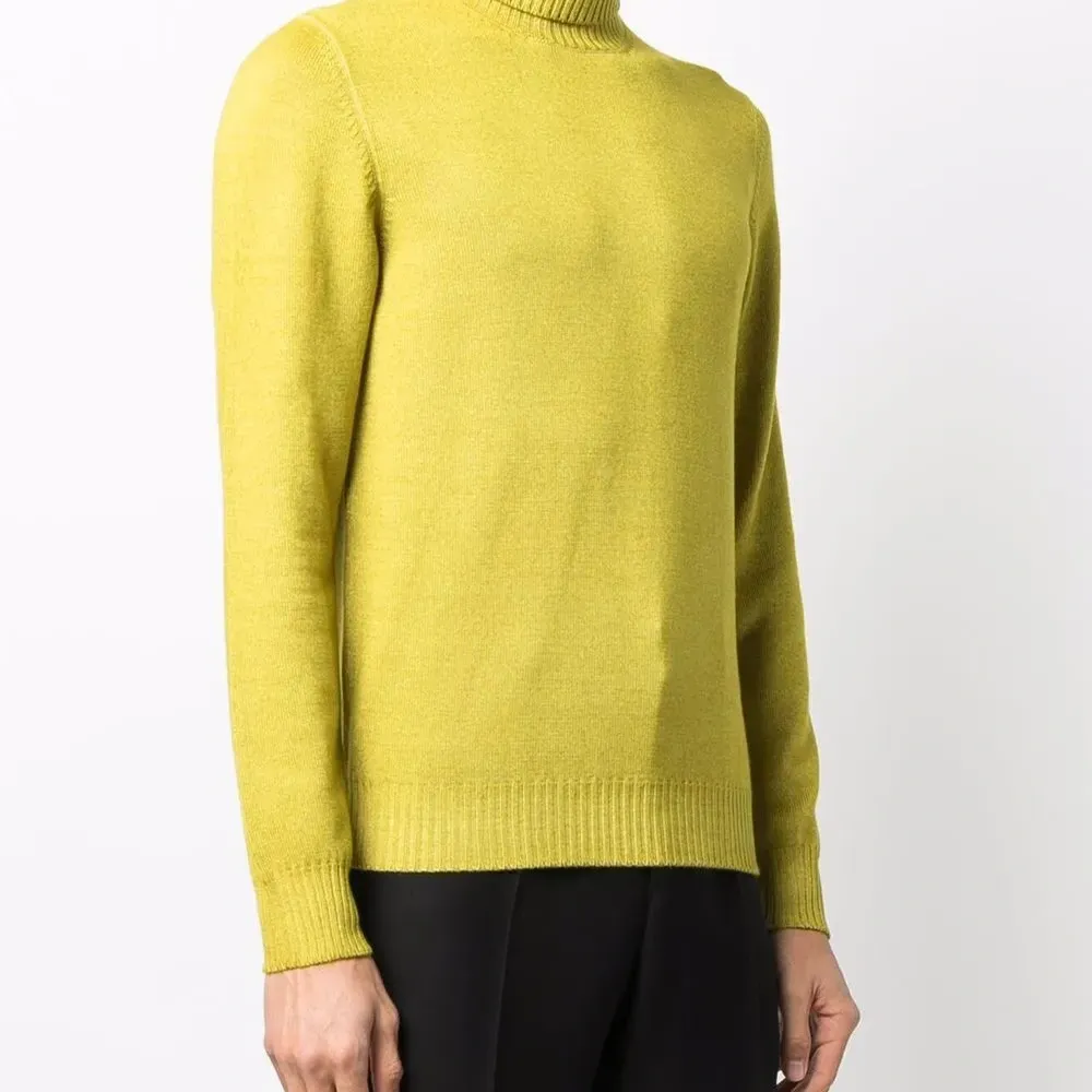 Джемпер с высоким воротником