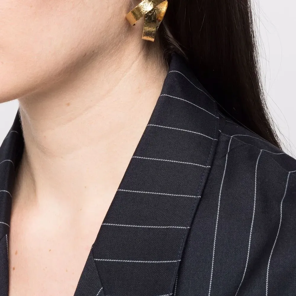 Серьга абстрактной формы