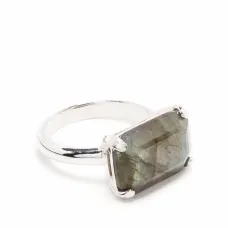 Кольцо с кристаллами