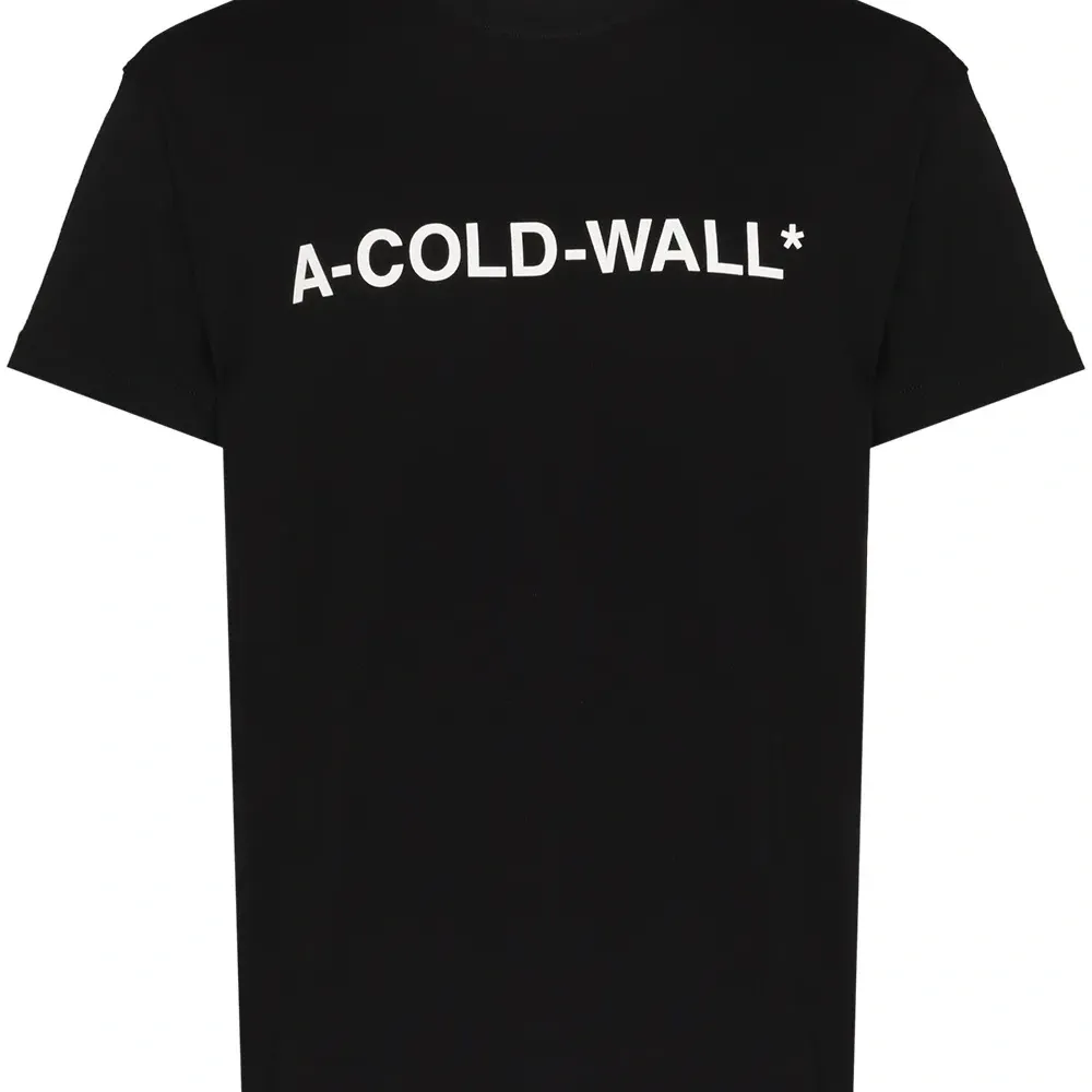 Футболка с логотипом