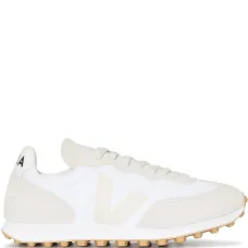 Кроссовки с нашивкой-логотипом