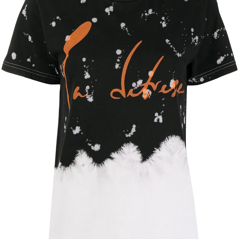 футболка с логотипом