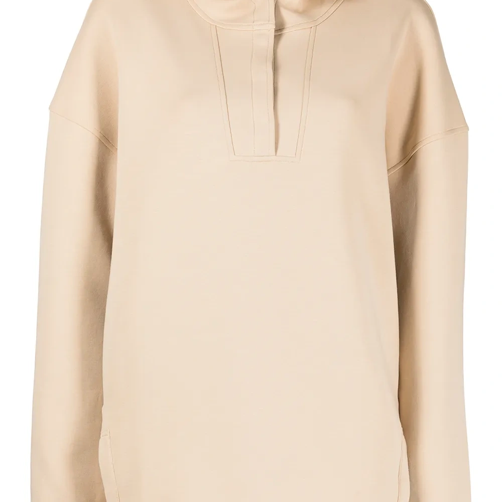 толстовка из коллаборации с BEYOND the RADAR