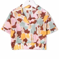 Укороченная рубашка с камуфляжным принтом