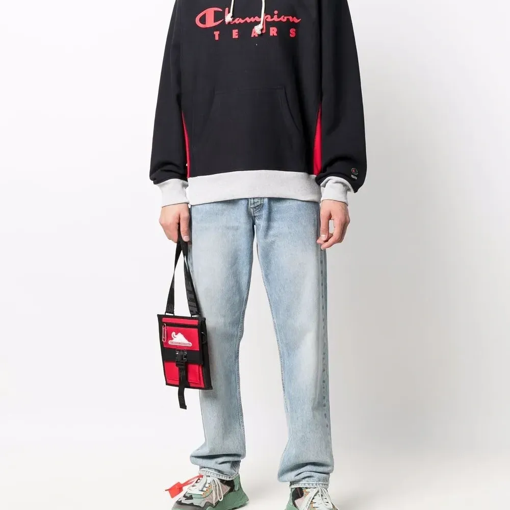 худи с логотипом