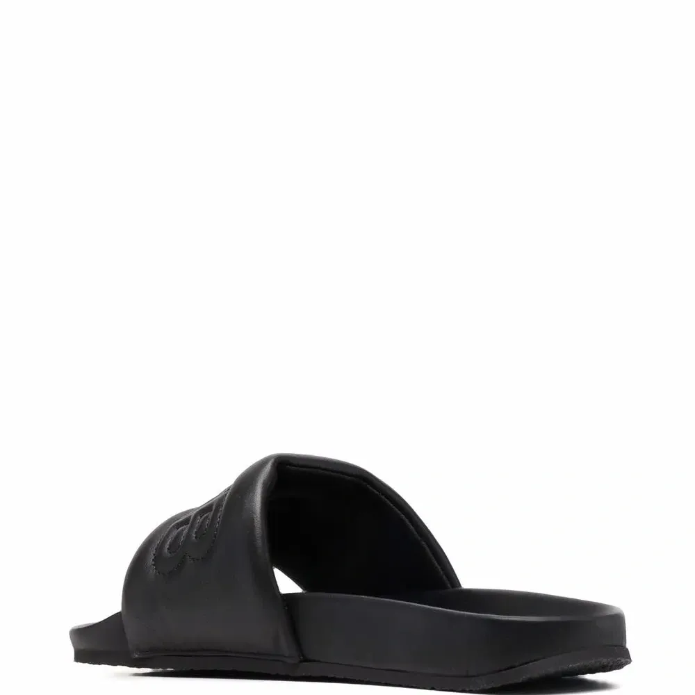 Шлепанцы с логотипом