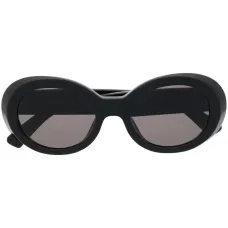 Солнцезащитные очки в овальной оправе Солнцезащитные очки в овальной оправе