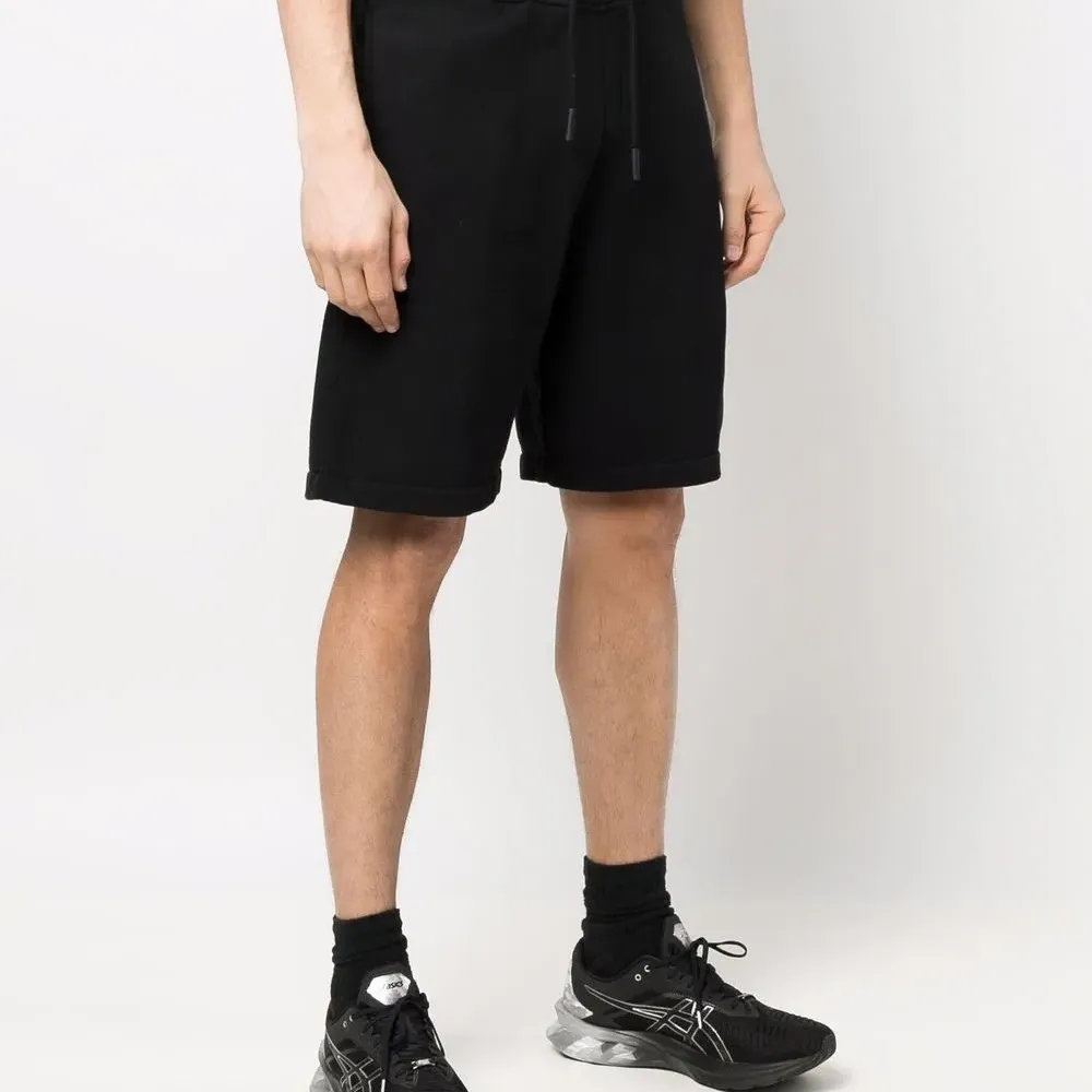 Спортивные шорты с вышивкой Спортивные шорты с вышивкой