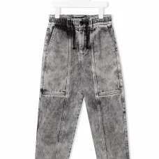 Джинсы с эффектом потертости