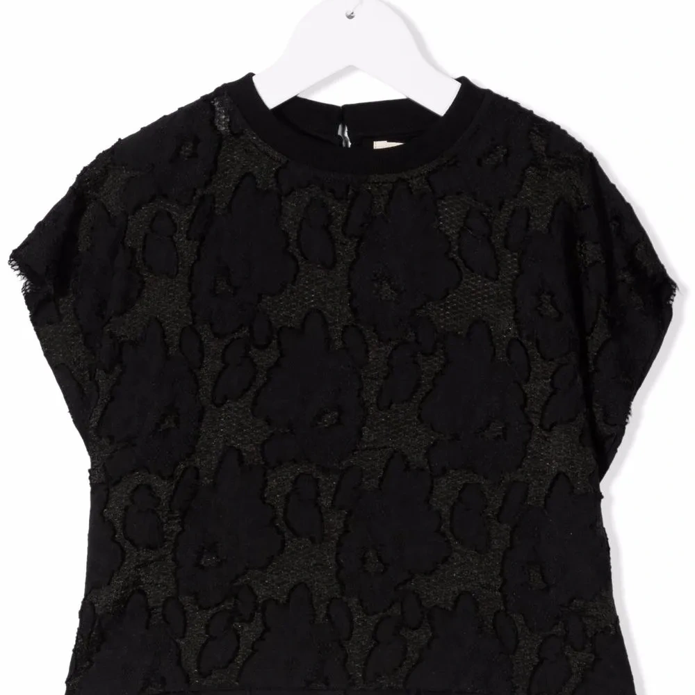 Футболка с цветочным кружевом