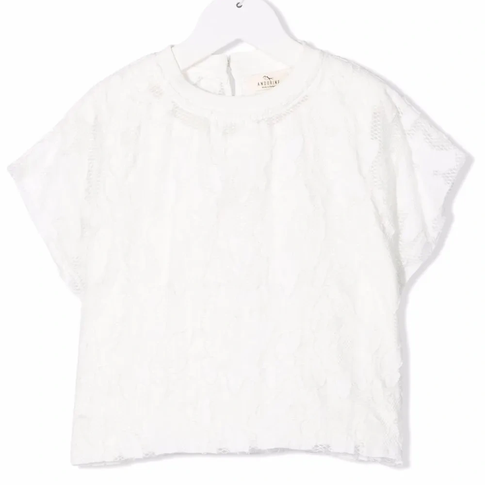 Футболка с цветочным кружевом