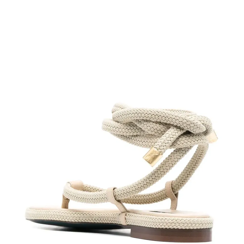 Сандалии с ремешками