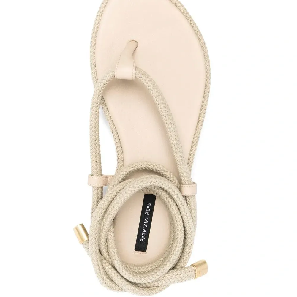 Сандалии с ремешками