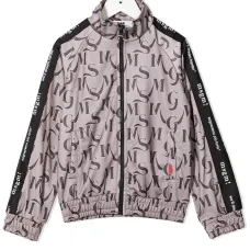 спортивная куртка с логотипом