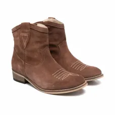 Сапоги с контрастной строчкой