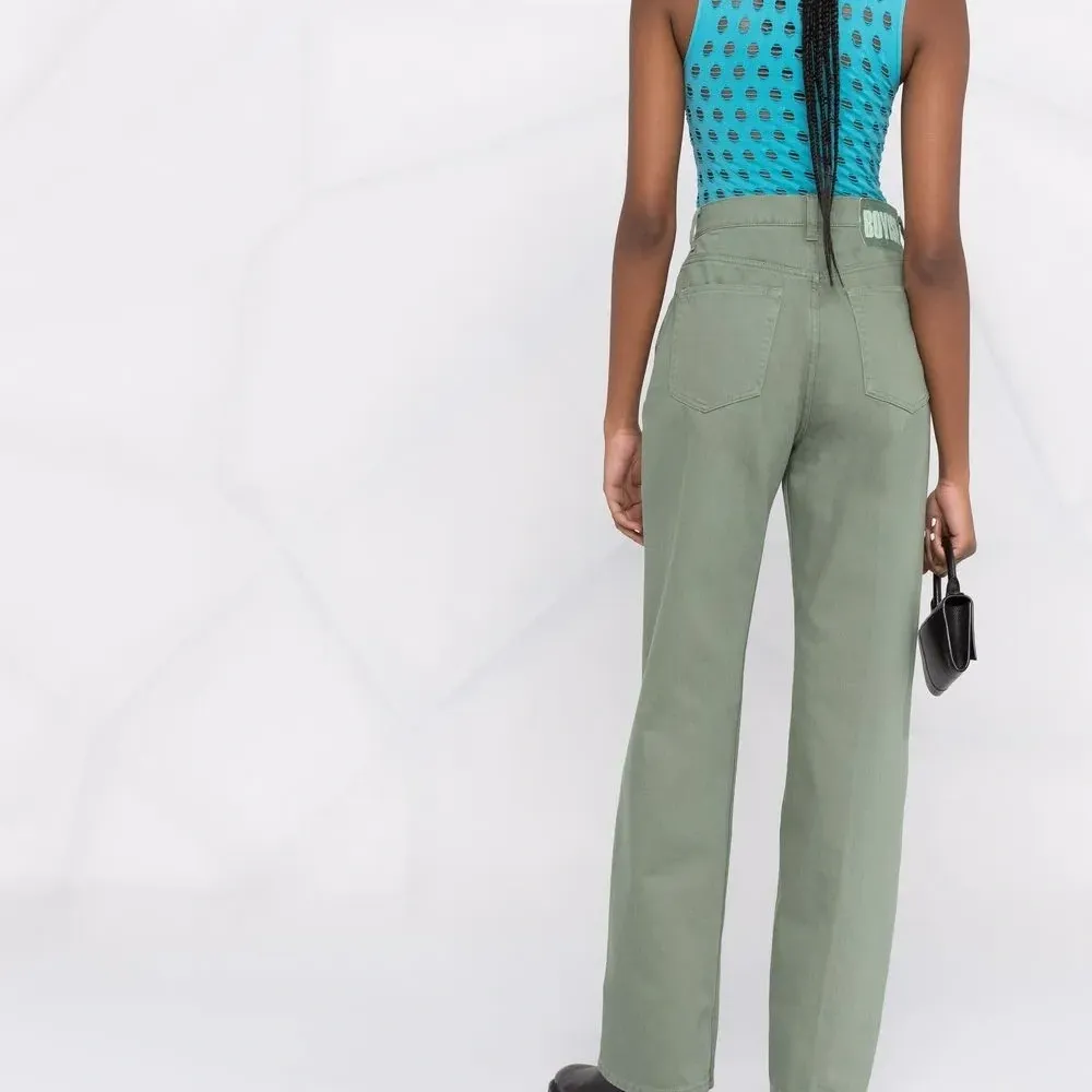 Прямые джинсы с нашивкой-логотипом Прямые джинсы с нашивкой-логотипом