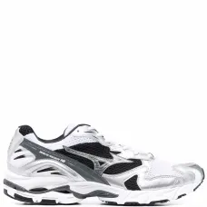 Кроссовки со вставками