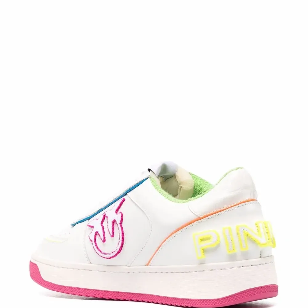 Кроссовки со вставками