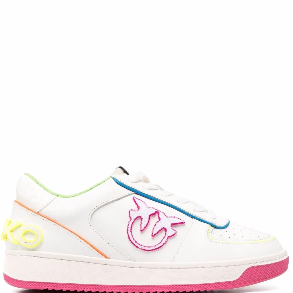 Кроссовки со вставками