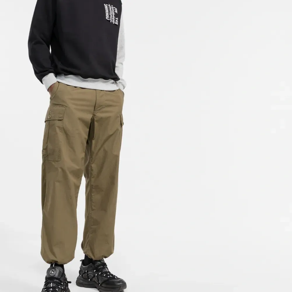 толстовка в стиле колор-блок с логотипом